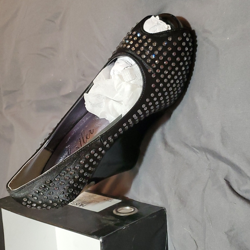 Hustler black pump heels